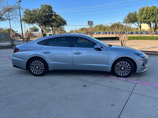 2023 Hyundai SONATA Hybrid SE