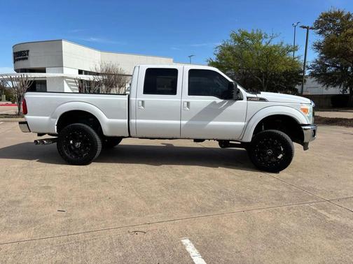 White 2016 Ford F-250 Lariat