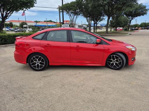 Race Red 2016 Ford Focus SE