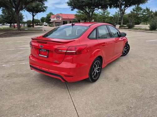 Race Red 2016 Ford Focus SE