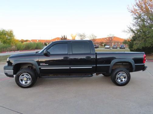 Photo 2 of 25 of 2005 Chevrolet Silverado 2500 LS H/D Crew Cab