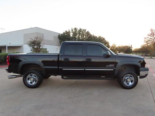 Photo 5 of 25 of 2005 Chevrolet Silverado 2500 LS H/D Crew Cab
