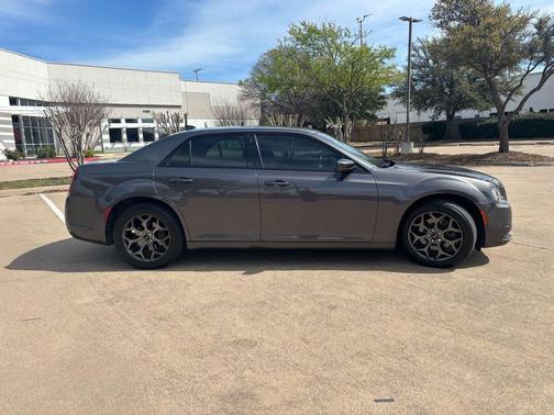 2018 Chrysler 300 S