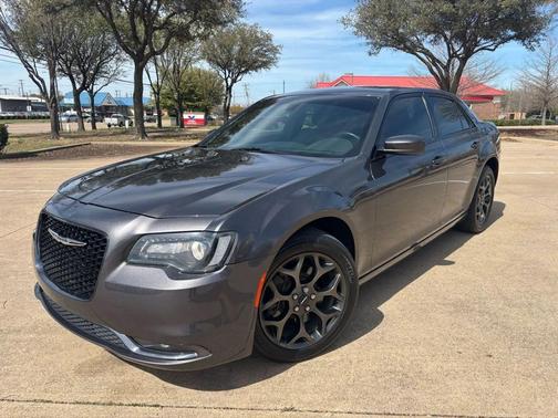 Gray 2018 Chrysler 300 S