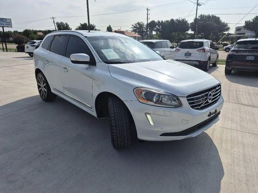 White 2015 Volvo XC60 T6 Platinum