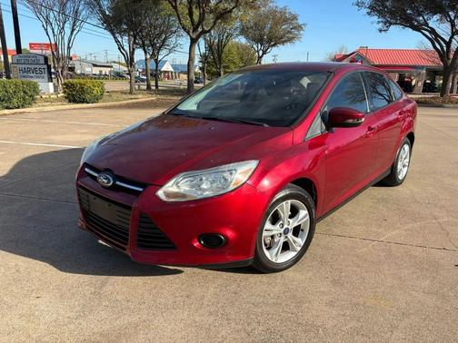 Red 2013 Ford Focus SE