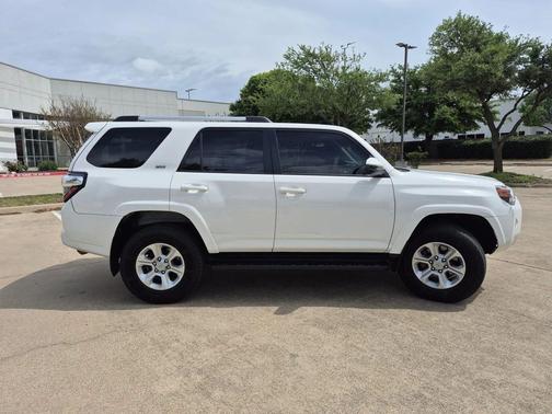 Super White 2019 Toyota 4Runner SR5