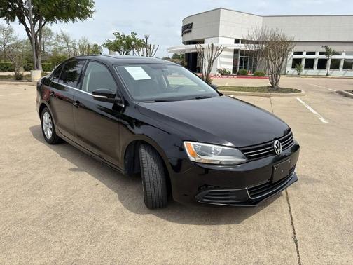 Black Uni 2014 Volkswagen Jetta Auto SE w/Connectivity