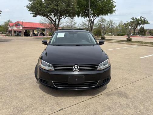 Black Uni 2014 Volkswagen Jetta Auto SE w/Connectivity