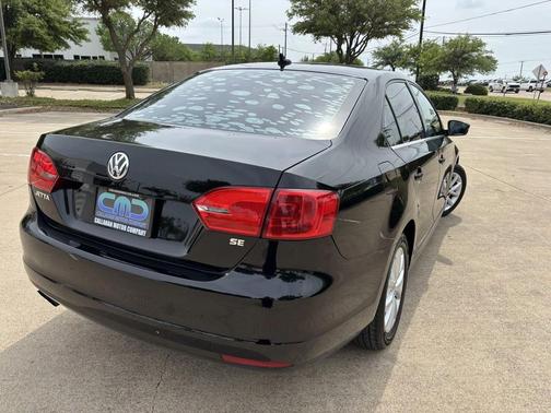 Black Uni 2014 Volkswagen Jetta Auto SE w/Connectivity