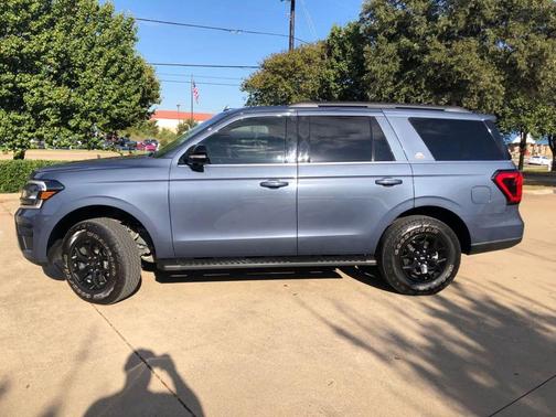 Blue 2022 Ford Expedition Timberline