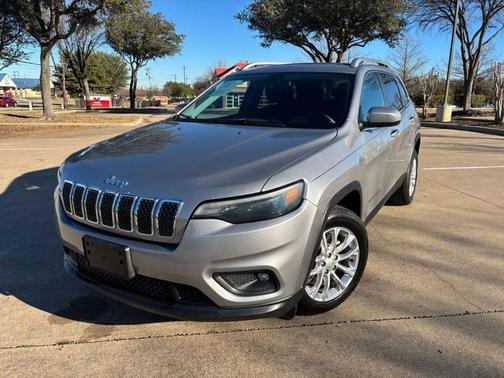Silver 2019 Jeep Cherokee Latitude