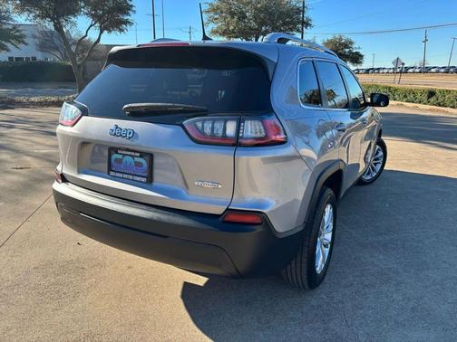 Silver 2019 Jeep Cherokee Latitude