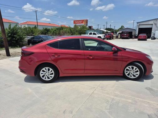 Scarlet Red 2019 Hyundai ELANTRA SE