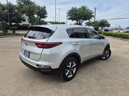 Sparkling Silver 2020 Kia Sportage LX