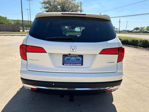 White 2016 Honda Pilot Touring