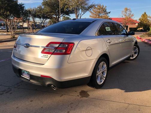 2015 Ford Taurus SEL