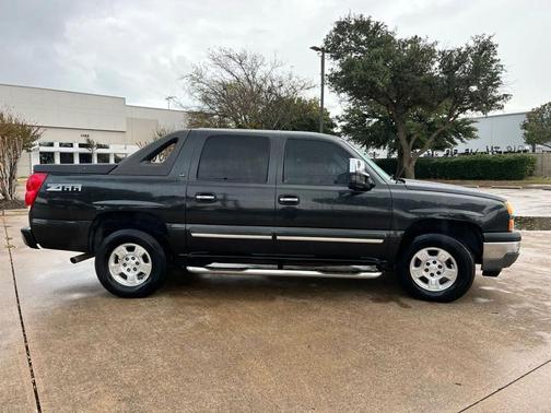 Black 2005 Chevrolet Avalanche 1500 Z66