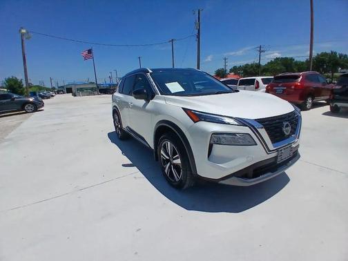 White 2023 Nissan Rogue SL