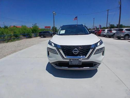 White 2023 Nissan Rogue SL