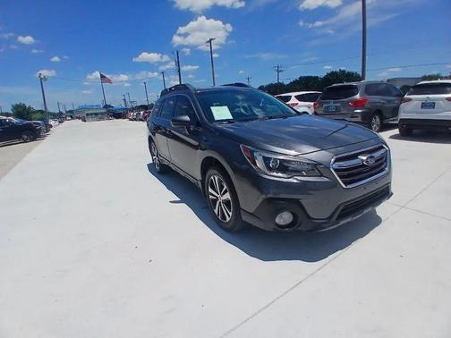 Black 2018 Subaru Outback 2.5i Limited
