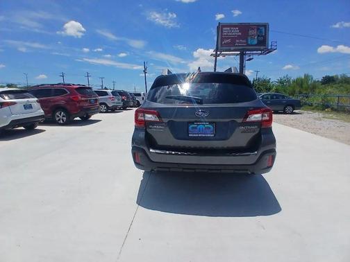 Black 2018 Subaru Outback 2.5i Limited