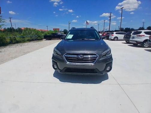Black 2018 Subaru Outback 2.5i Limited