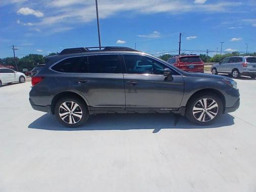 Black 2018 Subaru Outback 2.5i Limited