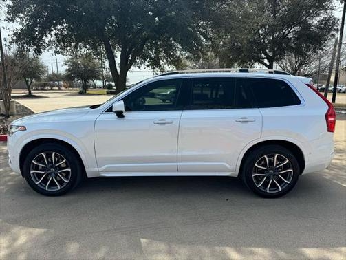 2018 Volvo XC90 T6 Momentum