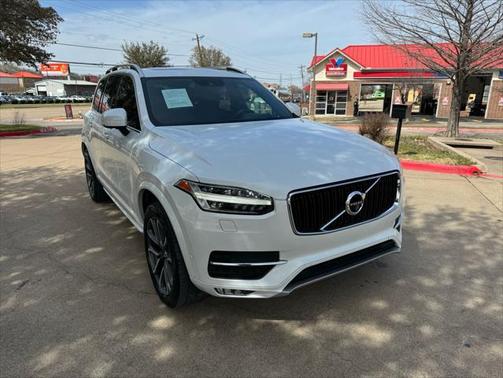 2018 Volvo XC90 T6 Momentum