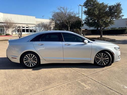 2017 Lincoln MKZ Base