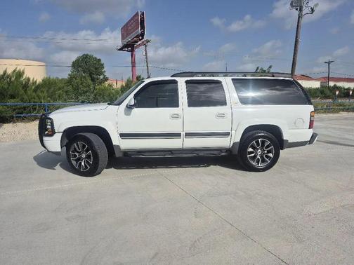 Summit White 2004 Chevrolet Suburban 1500 Z71