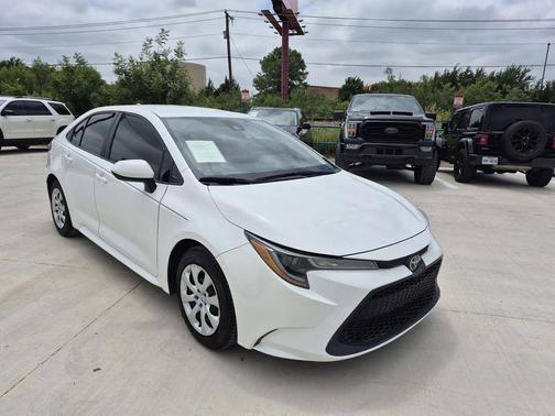 White 2020 Toyota Corolla LE