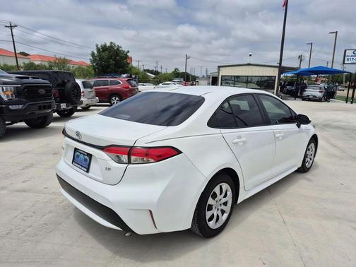 White 2020 Toyota Corolla LE