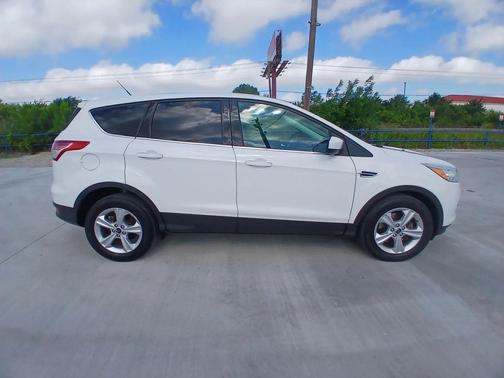 Oxford White 2014 Ford Escape SE