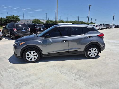 Gun Metallic 2020 Nissan Kicks S