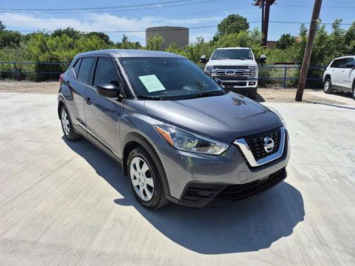 Gun Metallic 2020 Nissan Kicks S