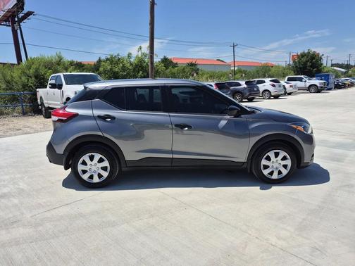Gun Metallic 2020 Nissan Kicks S