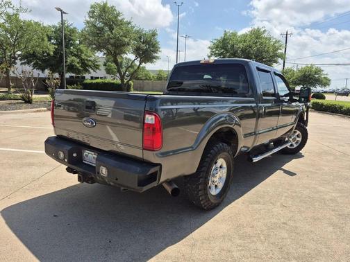 Magnetic Metallic 2016 Ford F-250 XLT