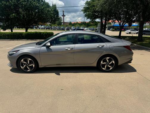 2021 Hyundai ELANTRA Limited