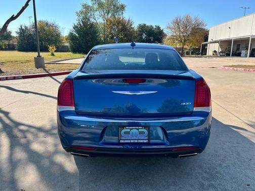 2021 Chrysler 300 Touring