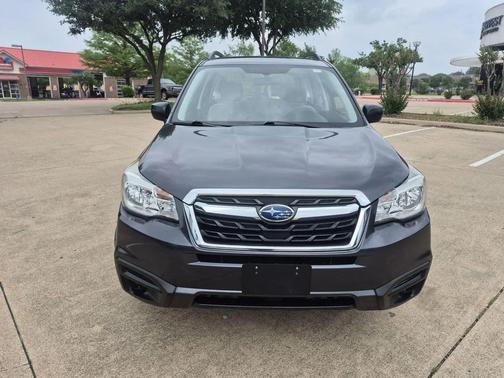 Crystal Black Silica 2018 Subaru Forester 2.5i
