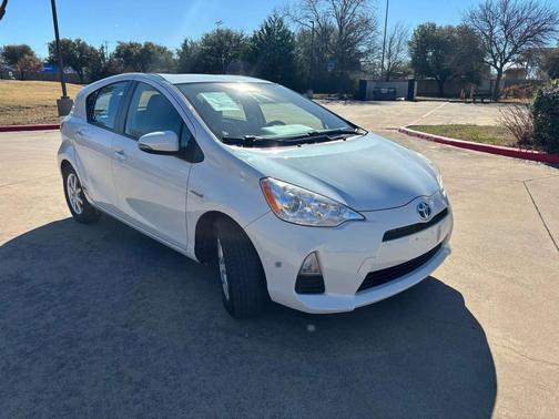 Super White 2012 Toyota Prius c Three