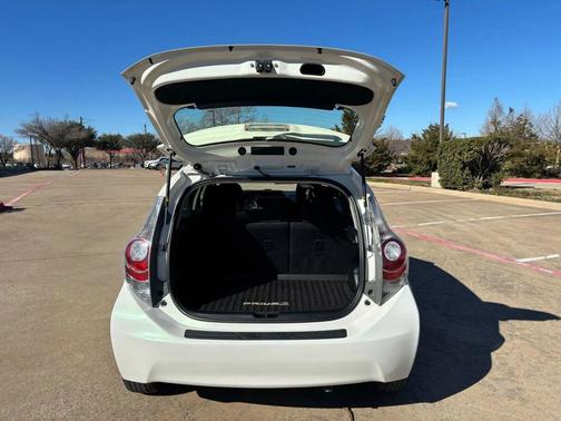 Super White 2012 Toyota Prius c Three