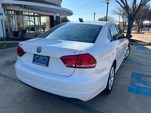2012 Volkswagen Passat 2.5 SE
