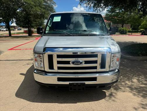 2013 Ford E350 Super Duty XLT