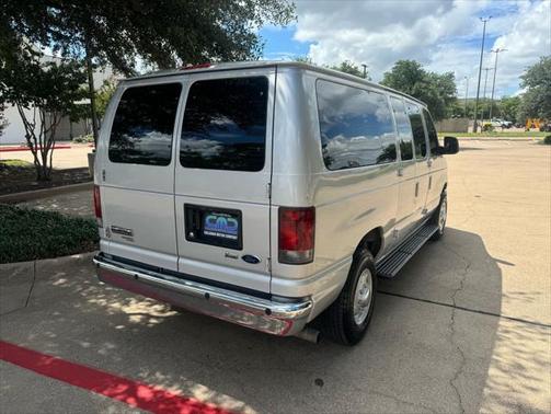 2013 Ford E350 Super Duty XLT