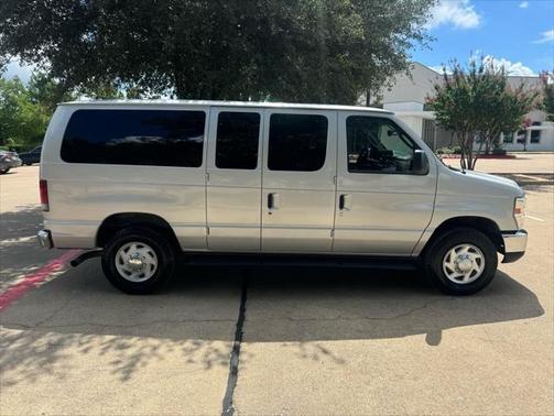 2013 Ford E350 Super Duty XLT
