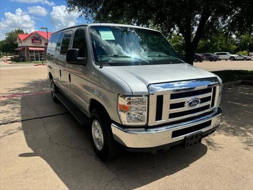 2013 Ford E350 Super Duty XLT