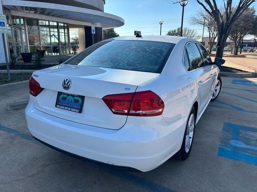 White 2012 Volkswagen Passat 2.5 SE